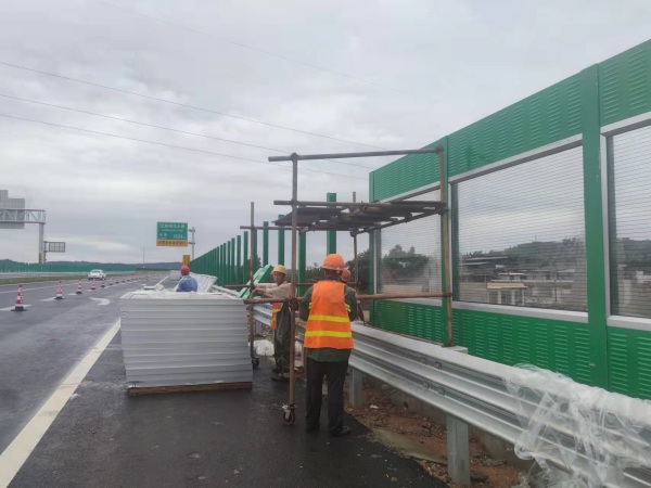 公路鐵路聲屏障檢測